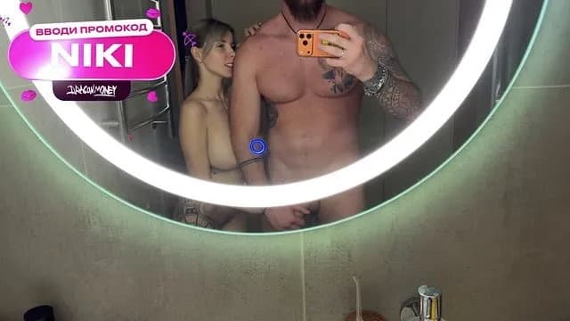 Tôi Tạo Dáng Trước Gương Khiến Vợ Nổi Lửa Mê Đắm