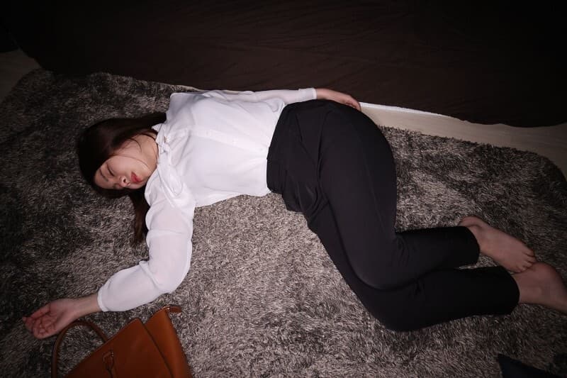 FC2-PPV-3083313 Vết thương tự gây của người phụ nữ - Chibi-onna hấp dẫn