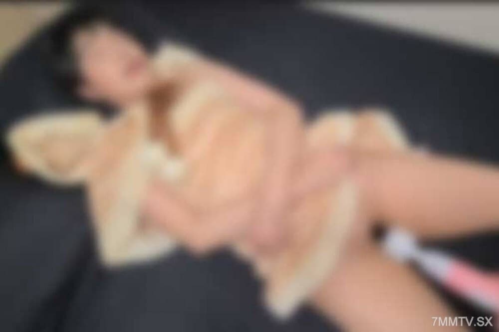 FC2-PPV-4815040: Coser 21 tuổi quyến rũ, trưởng thành nhanh chóng