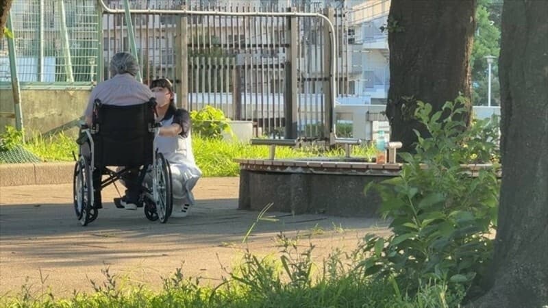 FC2-PPV-4832874 - Người chăm sóc ngực khủng H-cup dịu dàng và nghiêm túc bị thăng hoa mãnh liệt